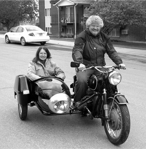 Cindy in Duna on '68 BMW R50/2